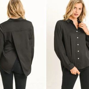 GILLI SPLIT BACK SHIRT